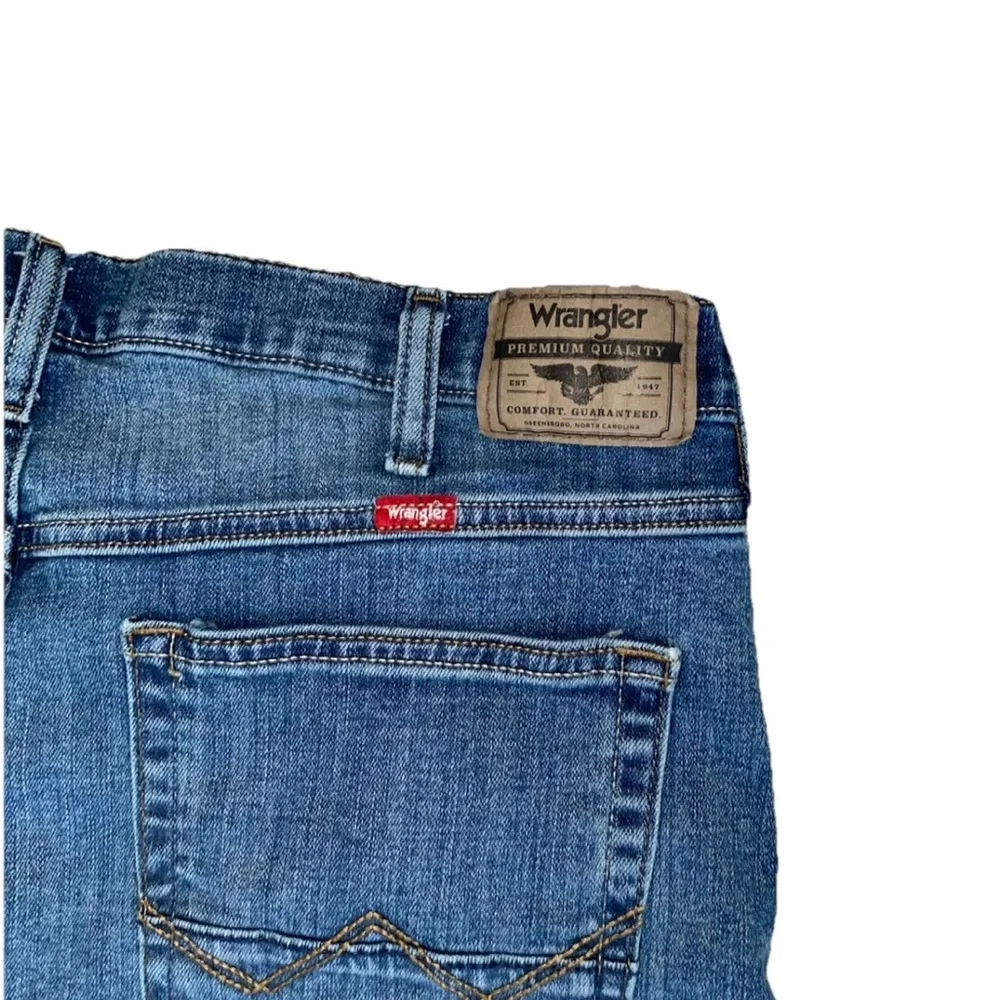 Wrangler Men’s Regular Bootcut Jeans Blue Denim Size 36x30